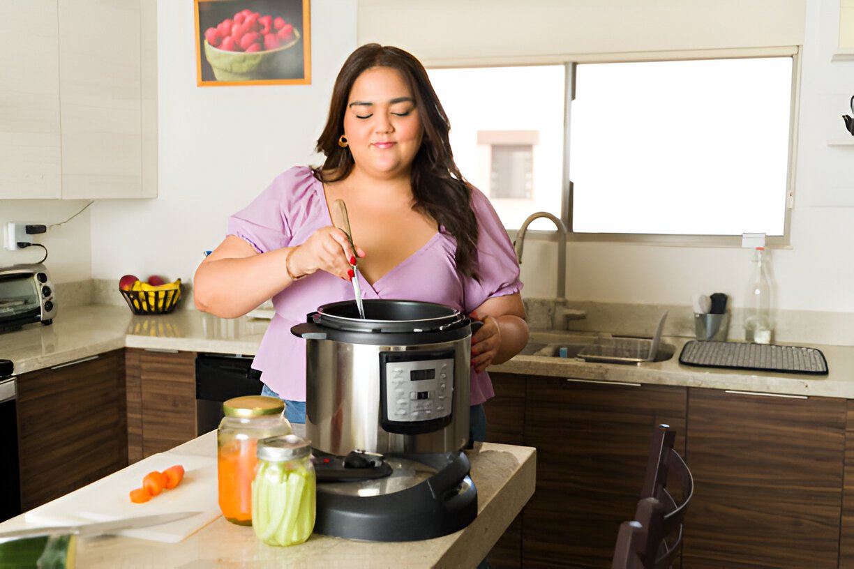 Best Instant Pots for Small Families – Duo 7-in-1 Mini Electric Cooker with Rice, Yogurt & Steamer Functions, 3 Qt Stainless Steel
