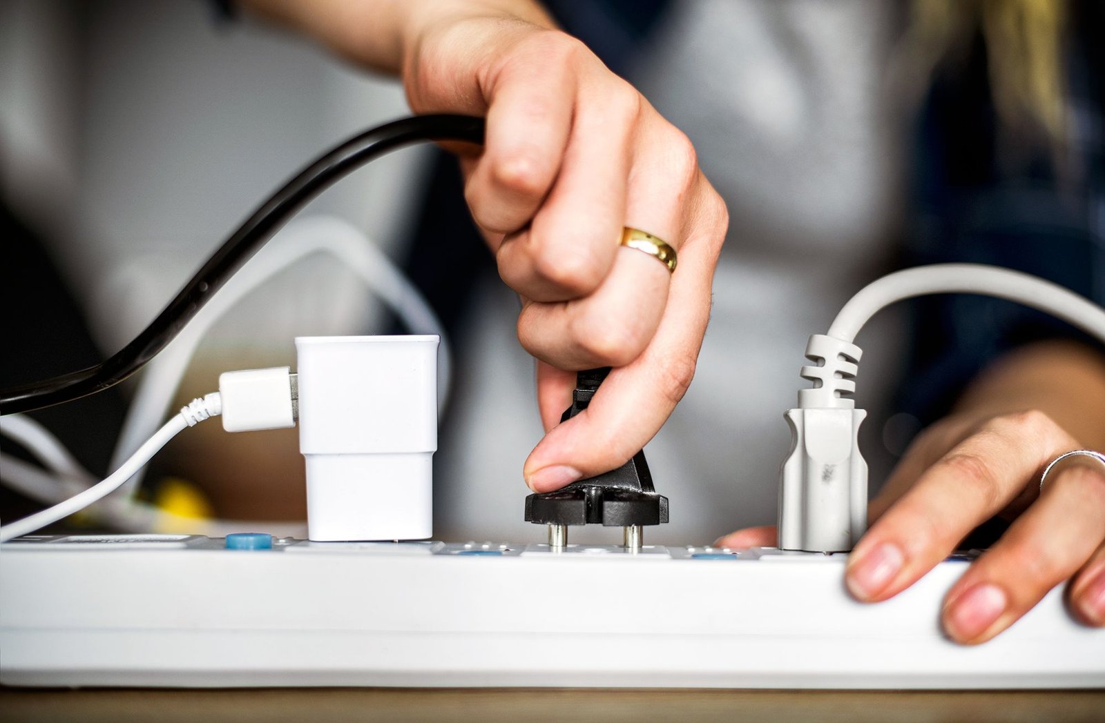 Top 5 Best Surge Protectors