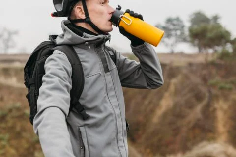 CIVAGO 32oz insulated water bottle in Black with 3 lids – best insulated water bottle for sports