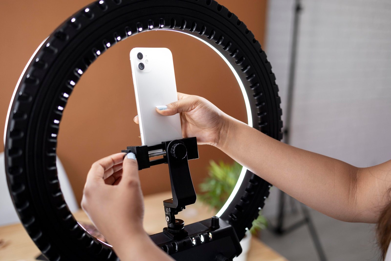 Vacuum Magnetic Suction Phone Holder – Best Smart Gadgets 2025 for Hands-Free Smartphone Use
