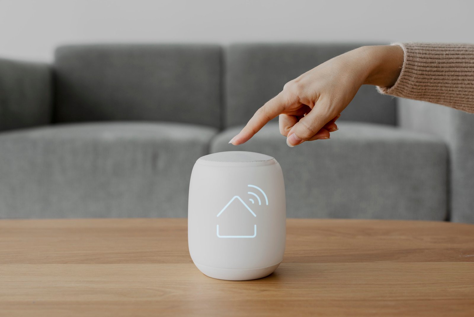 Best Smart Home Gadgets 2025 – Smart Bulbs, Smart Plugs, Smart Speakers for Modern Homes